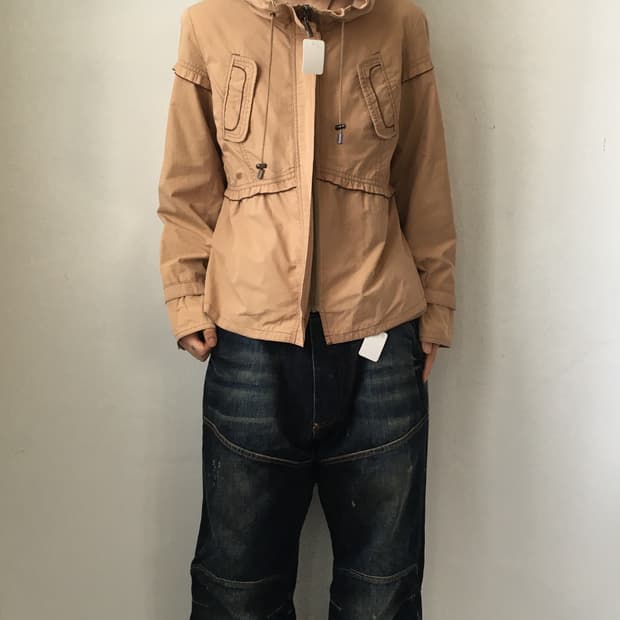 Neck line point jacket