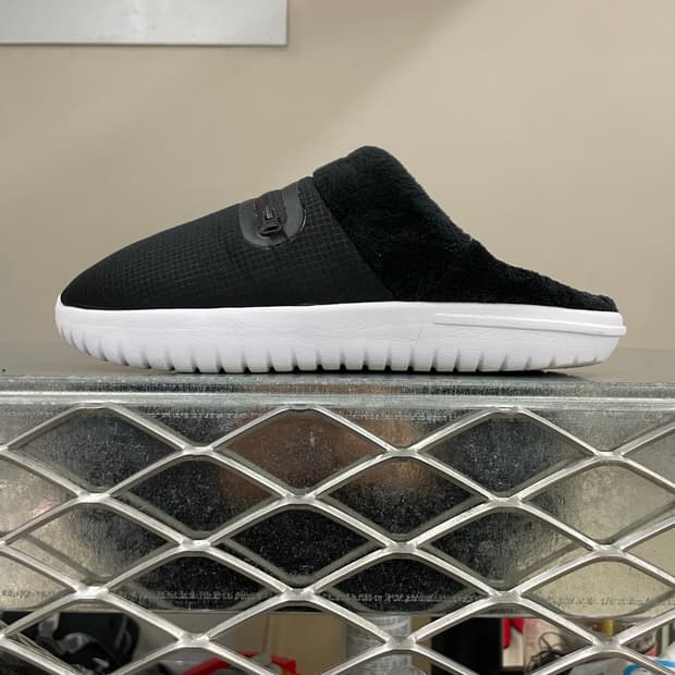 나이키 버로우 패딩 슬리퍼 240