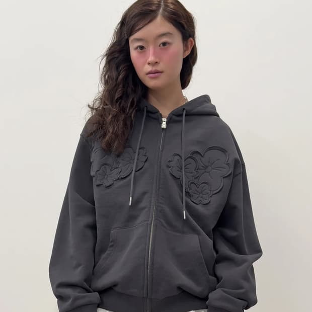 타입서비스 Flower Appliqué Zip Hoodie [Charco