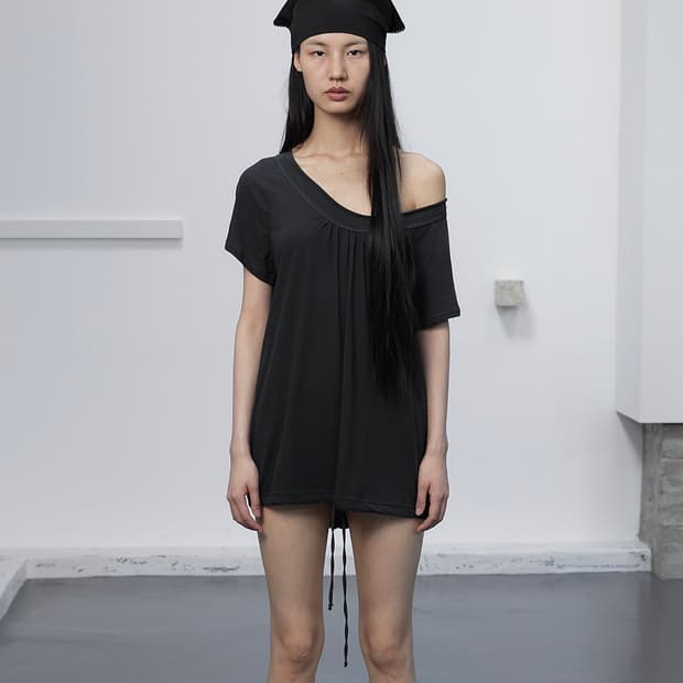 ROUND DRAWSTRING HEM TOP