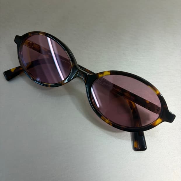 미우미우 SMU 04Z 로고 선글라스