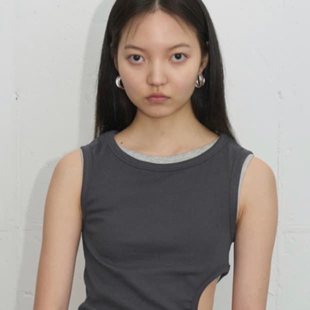 피키 소사이어티 Side Cutout Ribbed Sleeveless 
