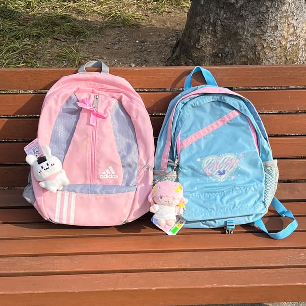 아디다스 베이비 핑크 백팩 🎀 왼쪽