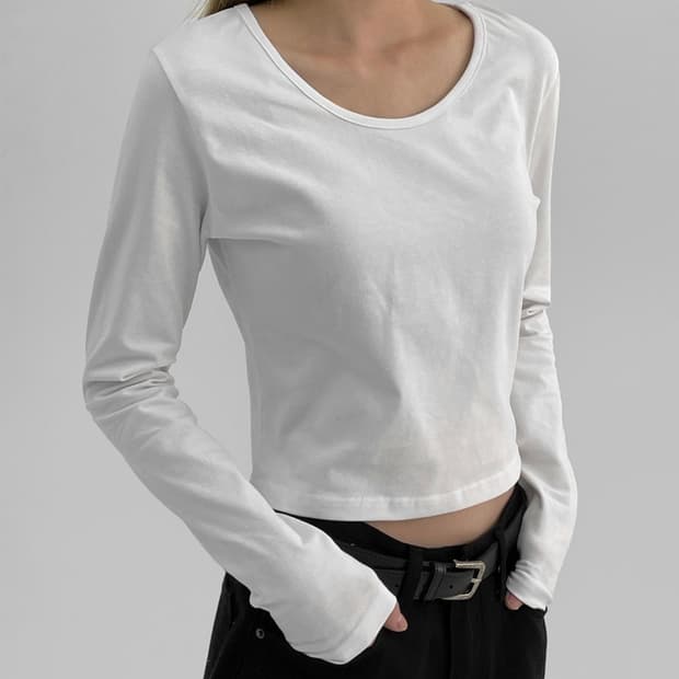 블랙업 수잔 유넥 크롭 긴팔티