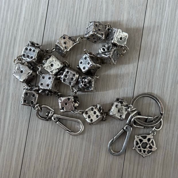 에모스탠스 클럽 스컬 다이스 15링크 체인