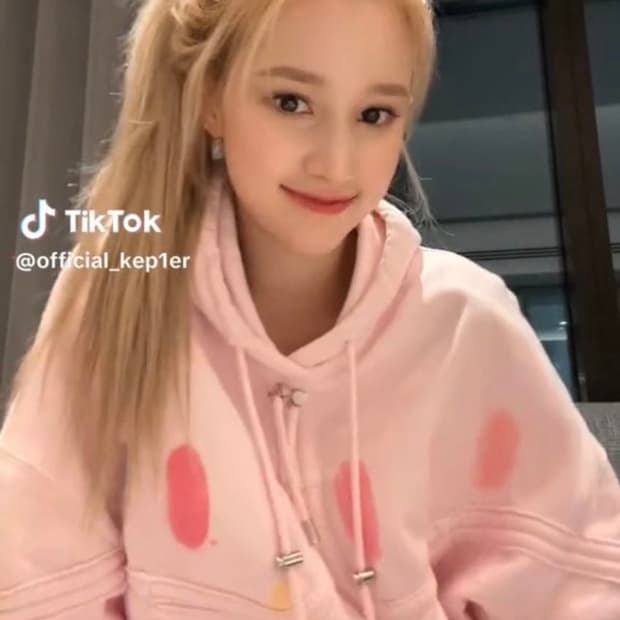 콜리나스트라다 스타 스트링 후드티