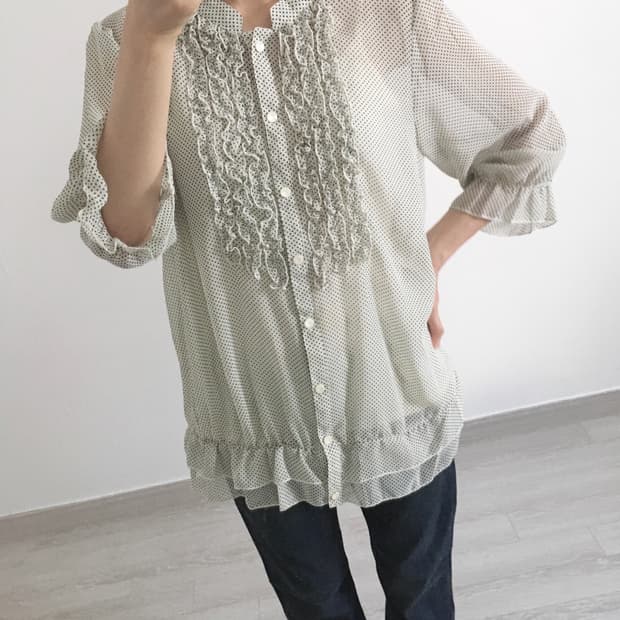 mini dot frill blouse