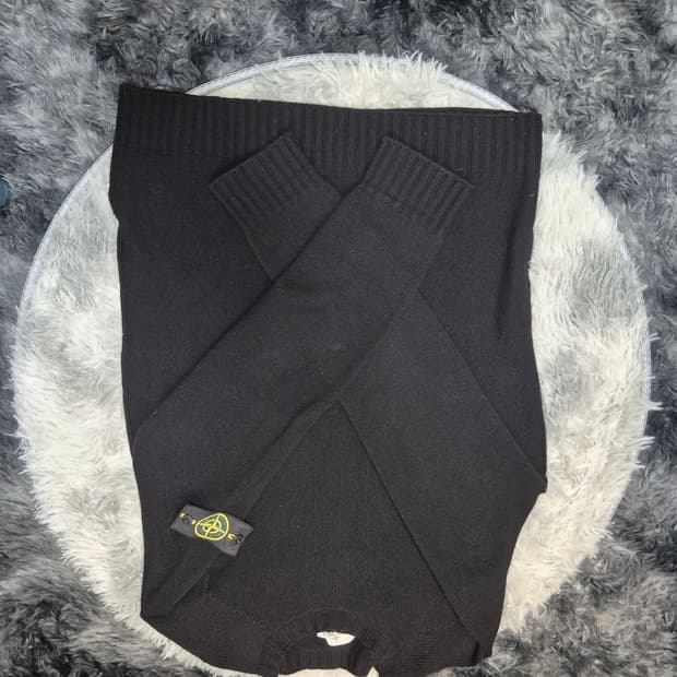 스톤아일랜드 블랙 니트