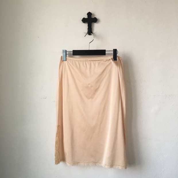 Lace trimming slip skirt