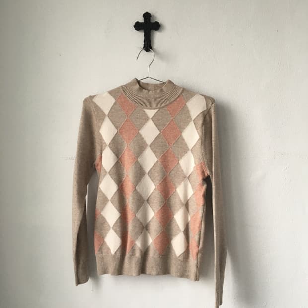 Argyle pattern knit