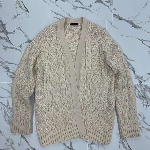 질스튜어트 케이블 오픈 가디건