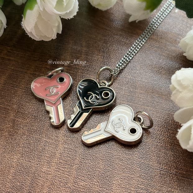 샤넬 하트 키 실버 목걸이