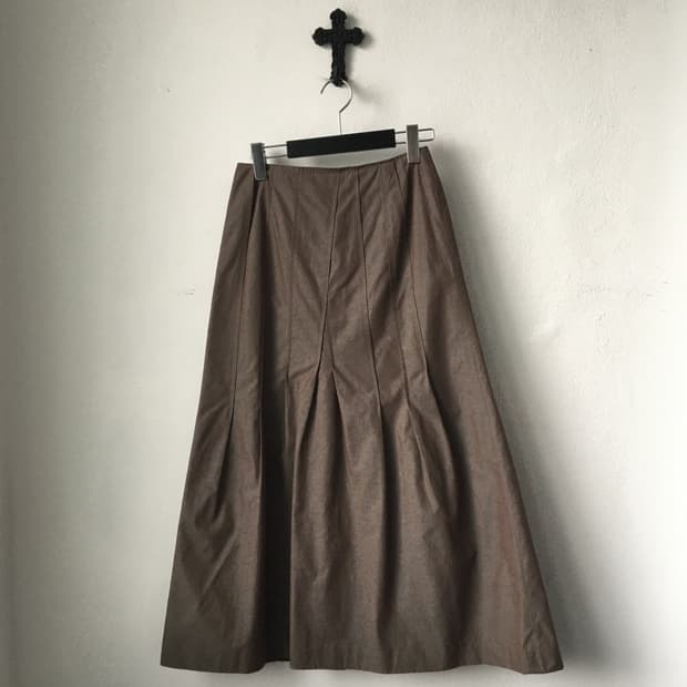 Glossy long skirt
