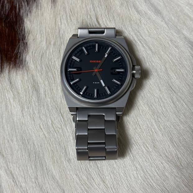 디젤 빈티지 스틸 손목시계 판매합니다.