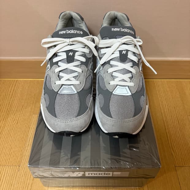 뉴발란스 992 그레이