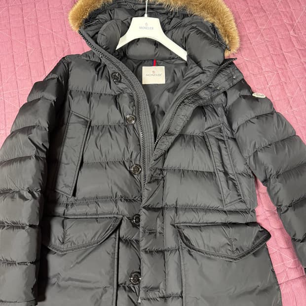 몽클레어 클루니 22fw 사이즈4 상태sss급 판매