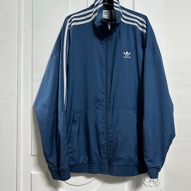 아디다스 락업 트랙탑