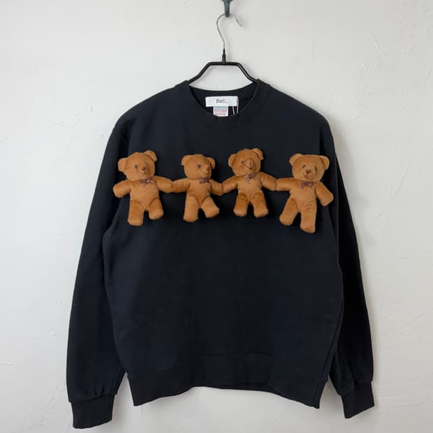 RE+ PLUS 테디베어 커스텀 스웻셔츠