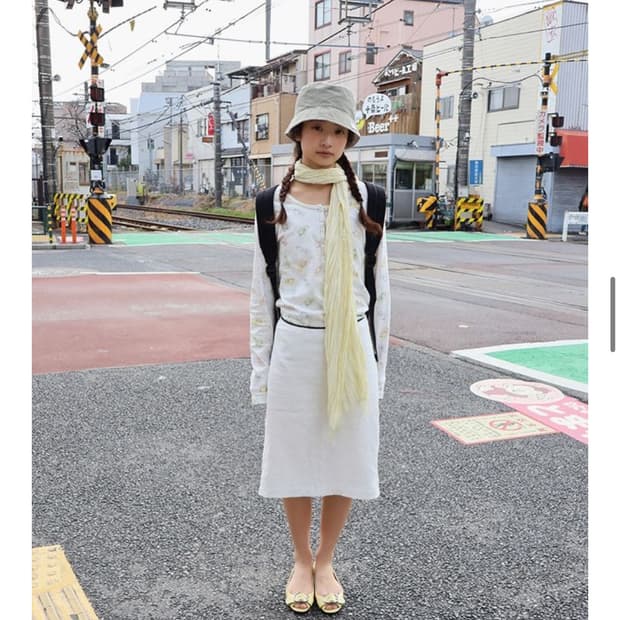 콜로신스 유키 미디 스커트 화이트 