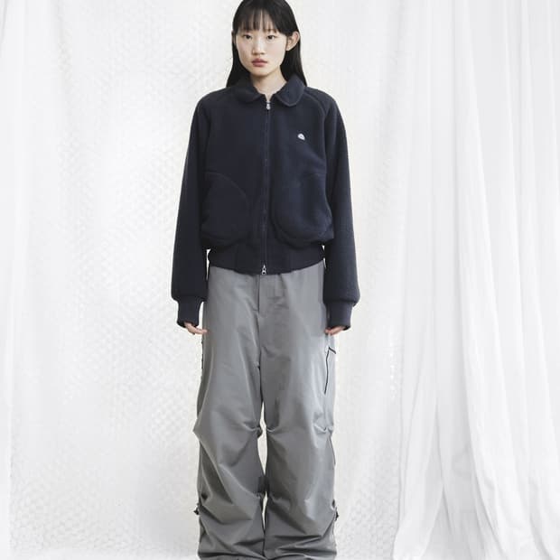 suu 라운드 카라 플리스 자켓 블루 그레이