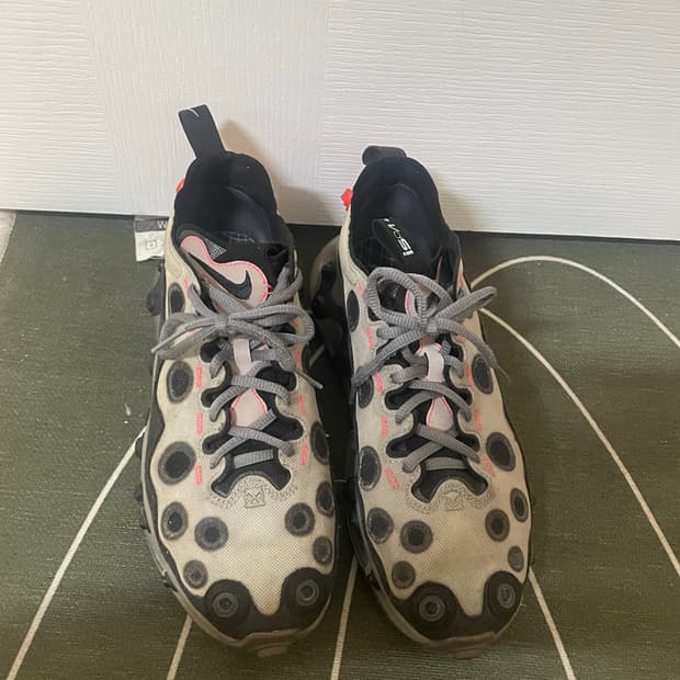 나이키 에어맥스 720 ISPA 메탈릭 실버 블랙