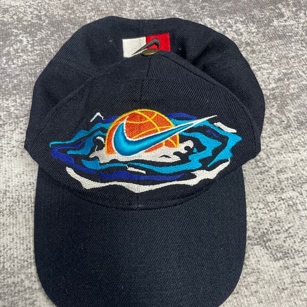 OLD NIKE CAP