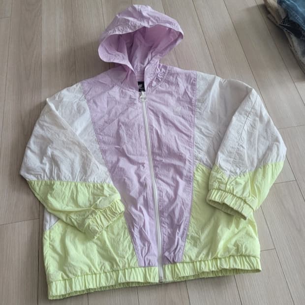 뉴발란스 바람막이 점퍼 140