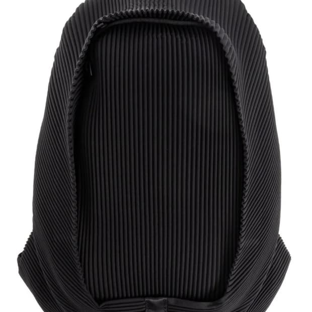 옴므플이세 이세이미야케 백팩