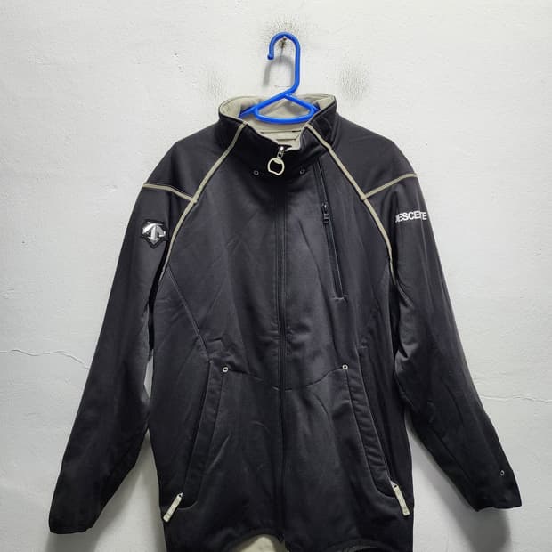 데상트 JPN 블랙 기능성 풀집업 트랙탑 