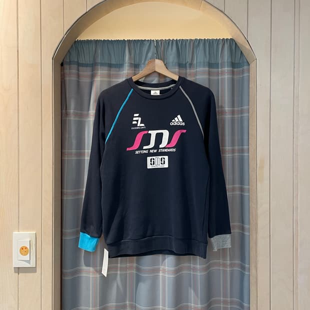 아디다스 키치맛 스웻셔츠