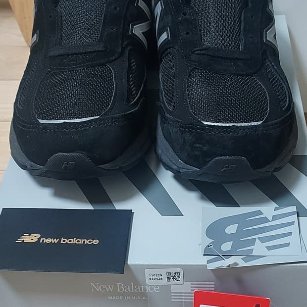 (275)뉴발란스 990V4 블랙 