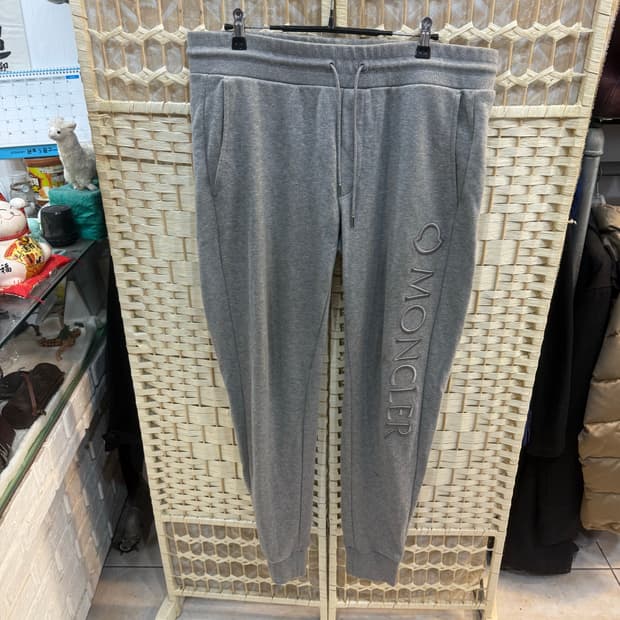 34 정품 몽클레어 자수로고 조거팬츠 팝니다