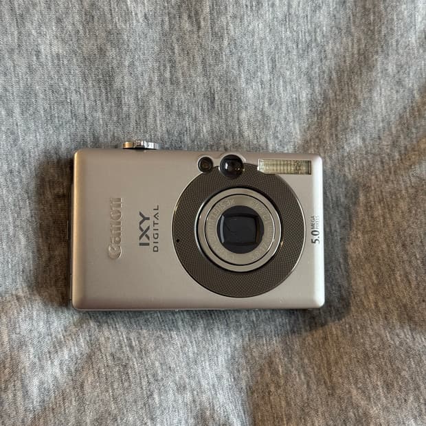 Canon ixy digital 55
