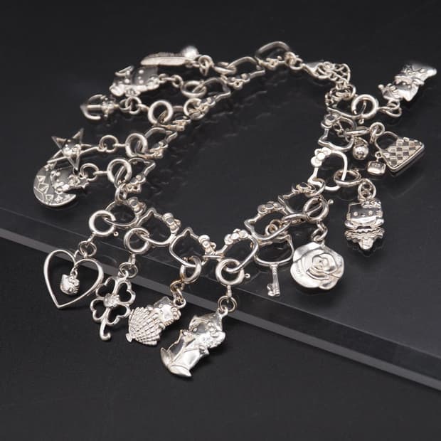 Sanrio Hello Kitty 925 Sterling Silver M