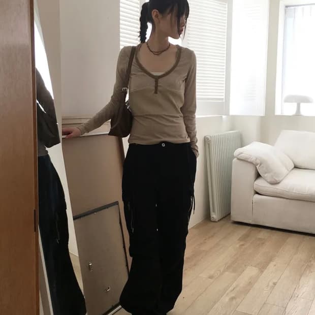 원더원더 젠키 빈티지 단추 골지 슬림 브이넥 티셔츠