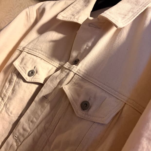 무신사 스탠다드 화이트 트러커자켓