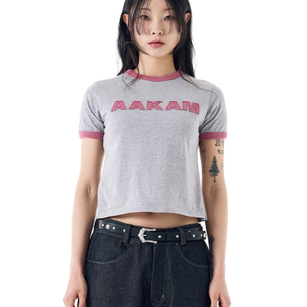 아캄 Logo Patch Ringer Top (Pink)