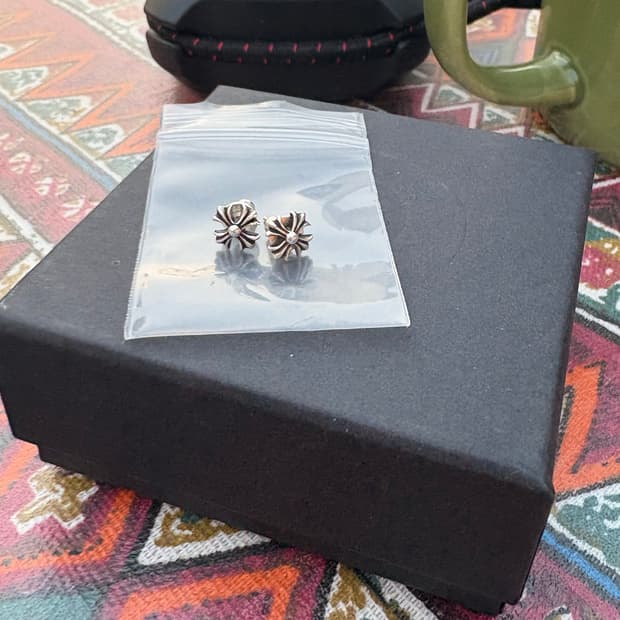 Chrome hearts 크롬하츠 플러스 귀걸이 