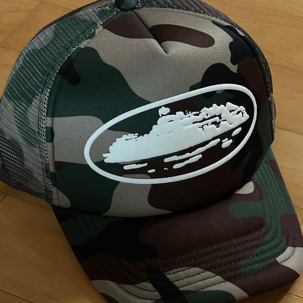 ISLAND PUFF PRINT TRUCKER HAT