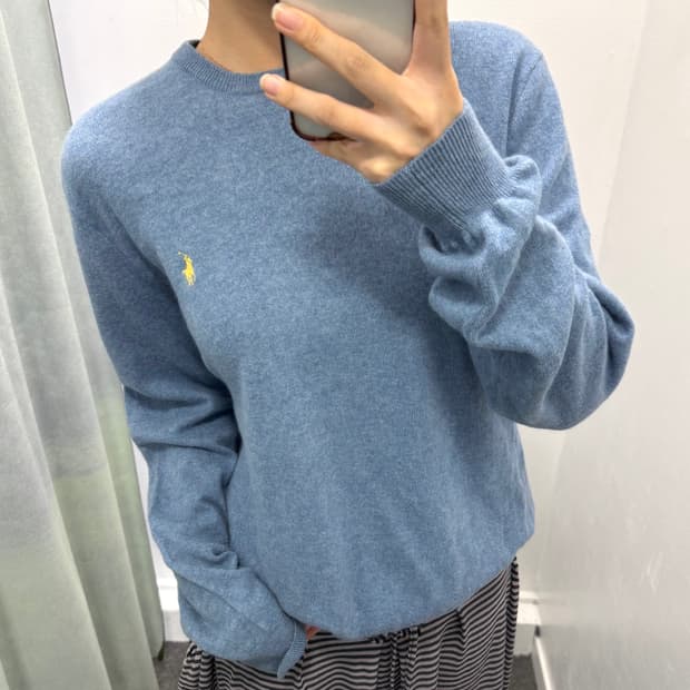 폴로 블루 니트 