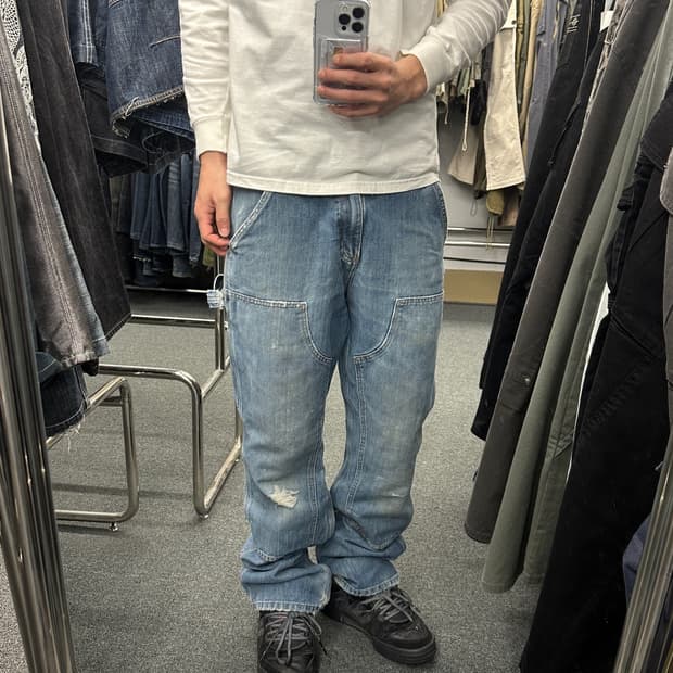 32) 칼하트 Relaxed Fit 더블니 데님팬츠 