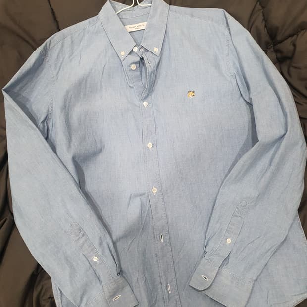 메종키츠네 클래식 폭스헤드셔츠