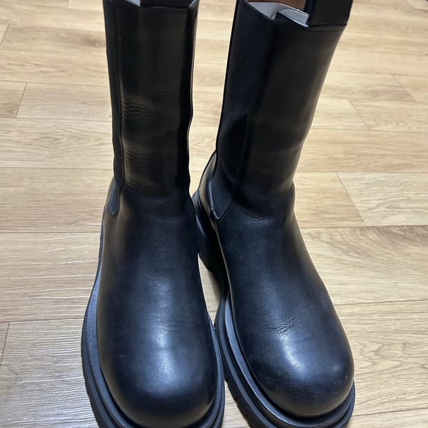 보테가 베네타 러그 부츠