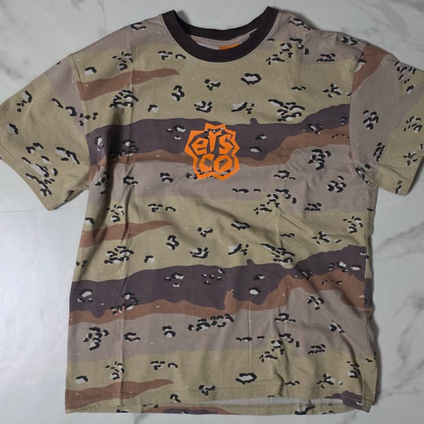 ersco 심장 로고 카모 티셔츠 브라운 2사이즈