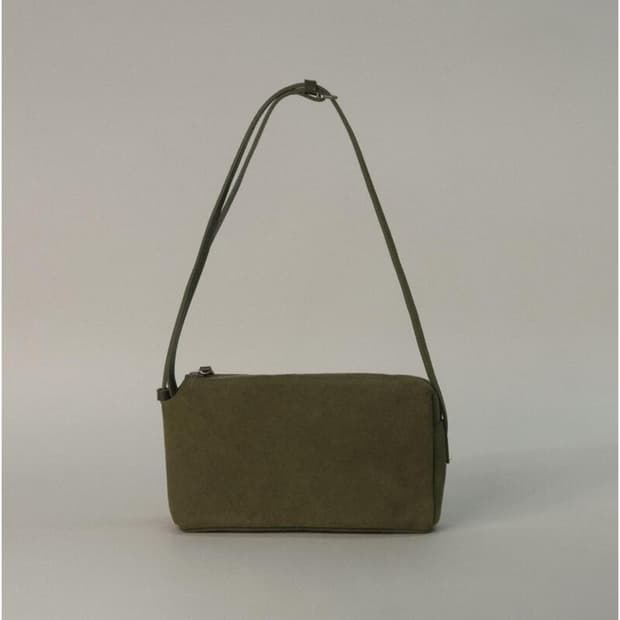 아부브아워 스웨이드 백