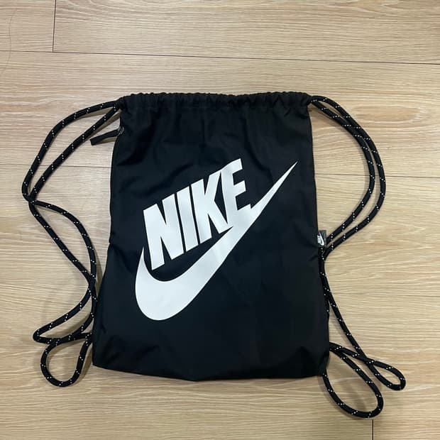 나이키 헤리티지 드로우 스트링백 DC4245-010