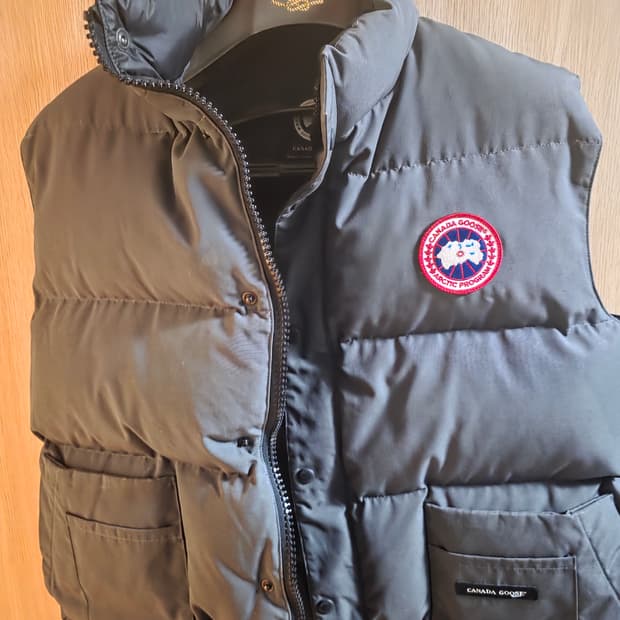 캐나다구스 패딩 조끼