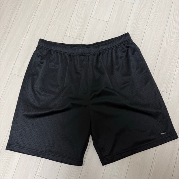 슈프림 스몰 박스 배기 메쉬 쇼츠 블랙 - 25SS XL사이즈
