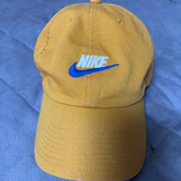 나이키 헤리티지86 머스타드