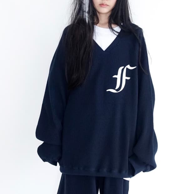 Shop faerie 페어리 와플 맨투맨 (navy)